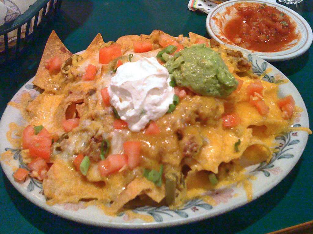 Nachos Azteca (Azteca, Poulsbo, WA) Scott got the nachos f… Flickr