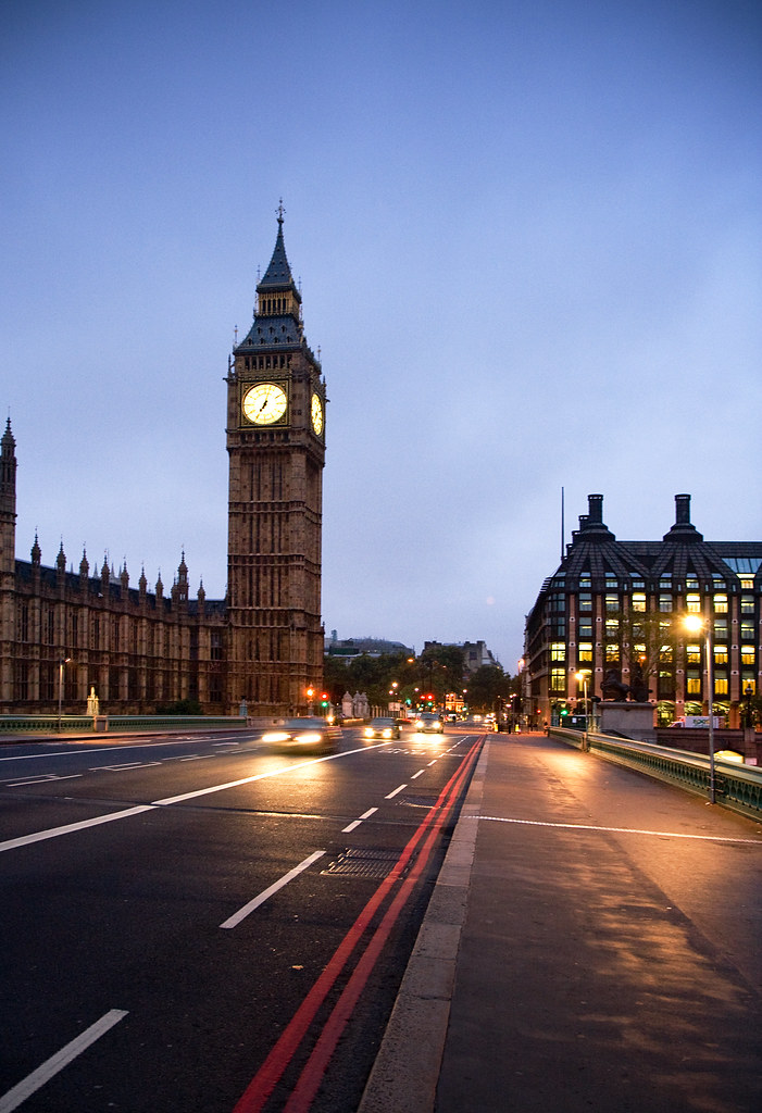 Early morning Big Ben Cars pass Big Ben and the Houses of … Flickr