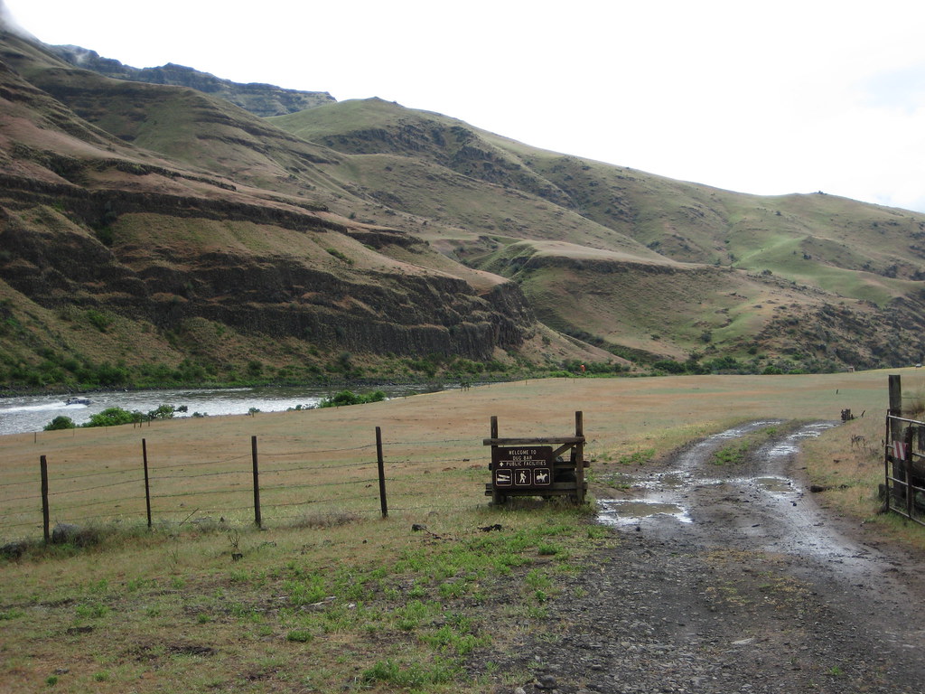 IMG_0640 arriving at dug bar sefmccullough Flickr