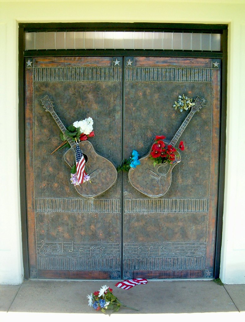 Buck Owens 2/2 A closer look at the doors on the crypt o… Flickr