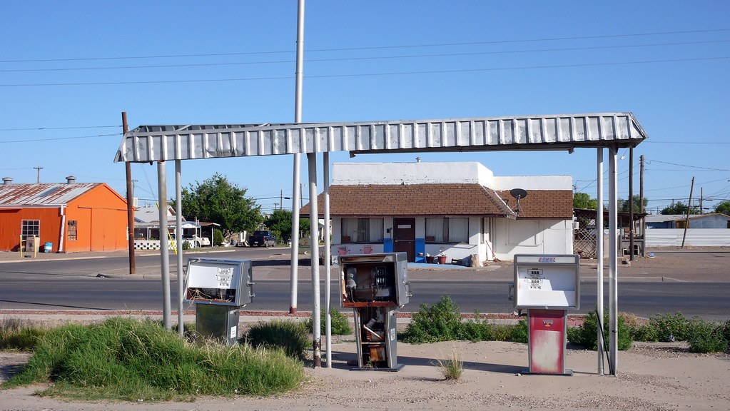 Abandoned gas station, Pecos Texas Matthew Rutledge Flickr