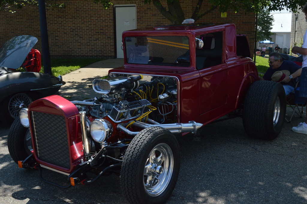 20150710 23.44.50 Hartville car show Linda Cole Flickr