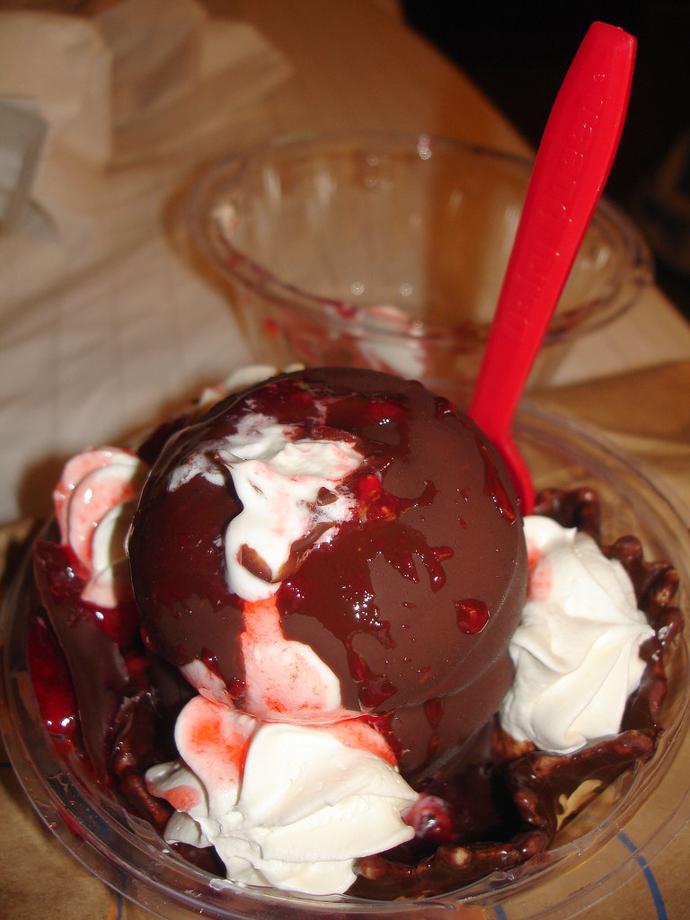 Dairy Queen Still Sucks Nasty "Waffle Cone Sundae" from Da… Flickr