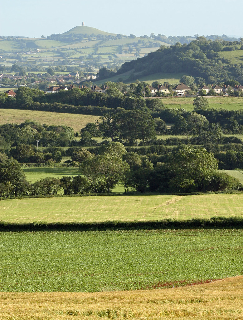 Glastonbury Tor The view from a farm gate Glastonbury To… Flickr