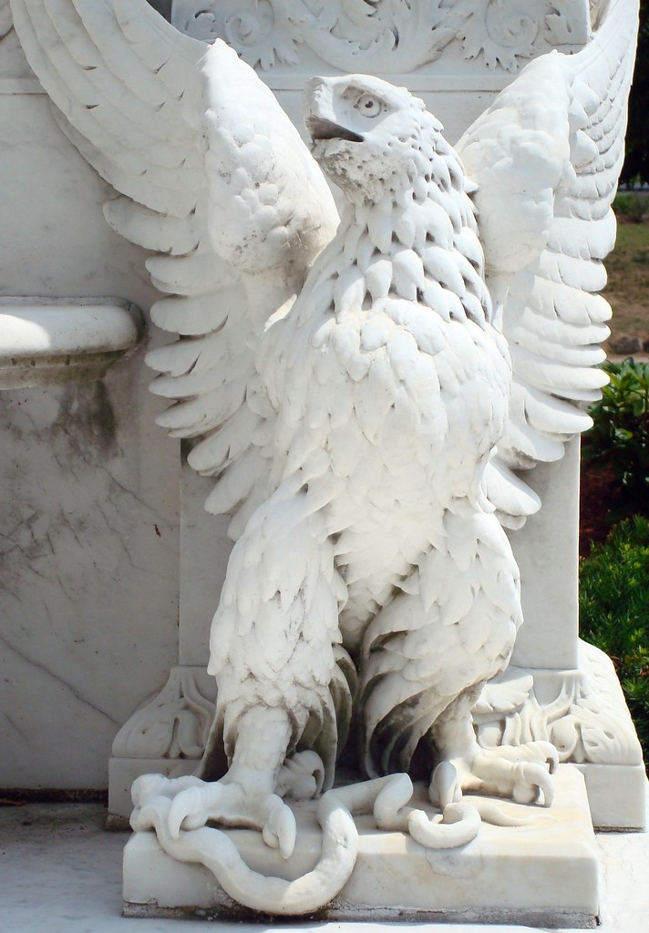 Eagle Statue One of two statues depicting a eagle killing … Flickr