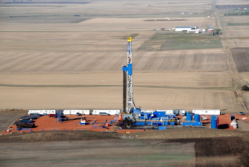 Williston, oil rig 07 [IQ] Flickr