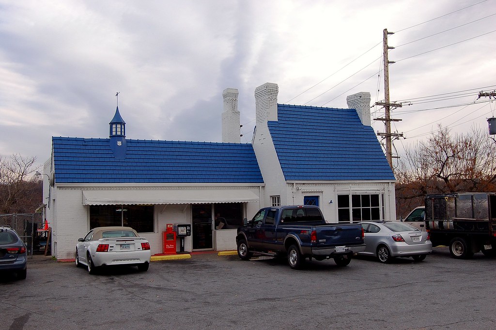 Virginia, Lynchburg, (former) Pure Gas Station; Texas Inn … Flickr