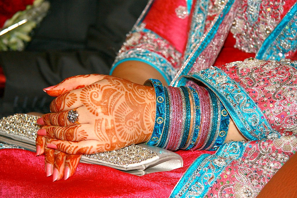 mehndi wale hath a typical asian bride hands beautifully c… Flickr