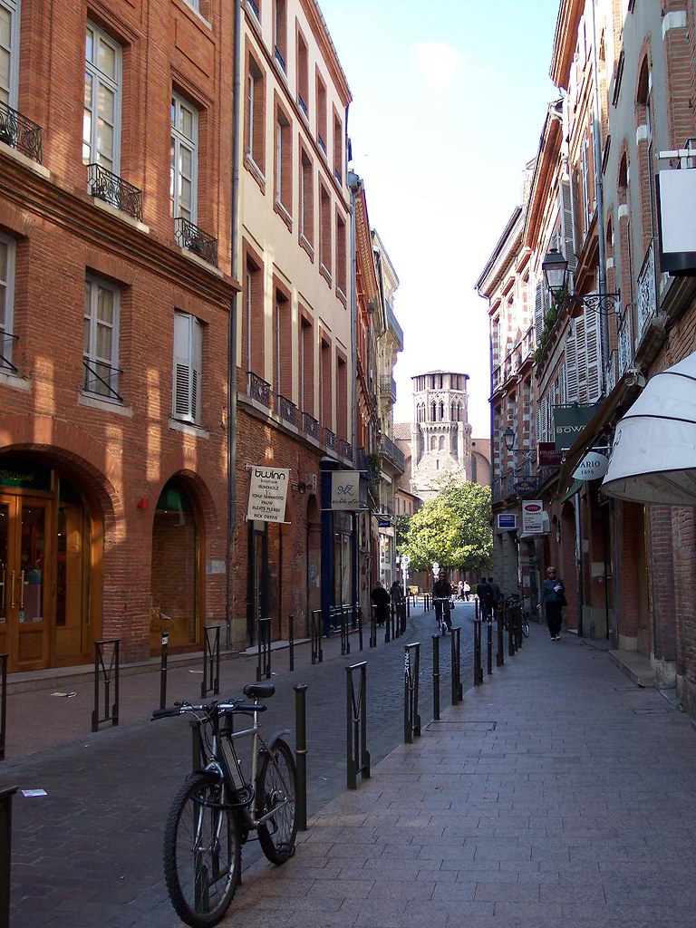 Toulouse 2006 Rue des arts avec Musée des Augustins