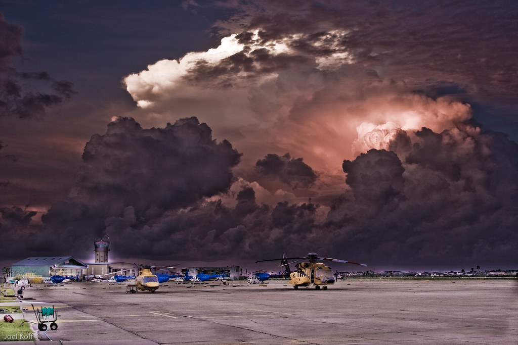 IMG_1985 Galveston airport with early morning offshore sto… Flickr