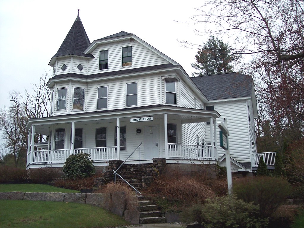 locust house Naples, Maine. Sam T Flickr