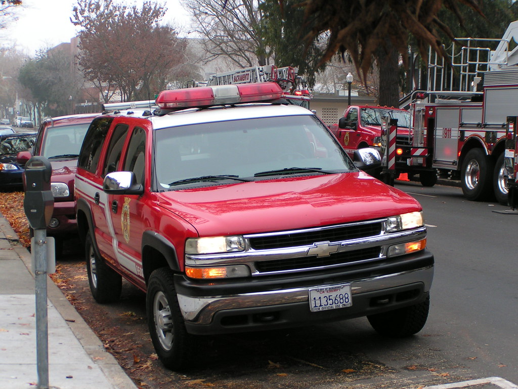 Sacramento FD Suburban At the scene of a fire in a victori… Flickr