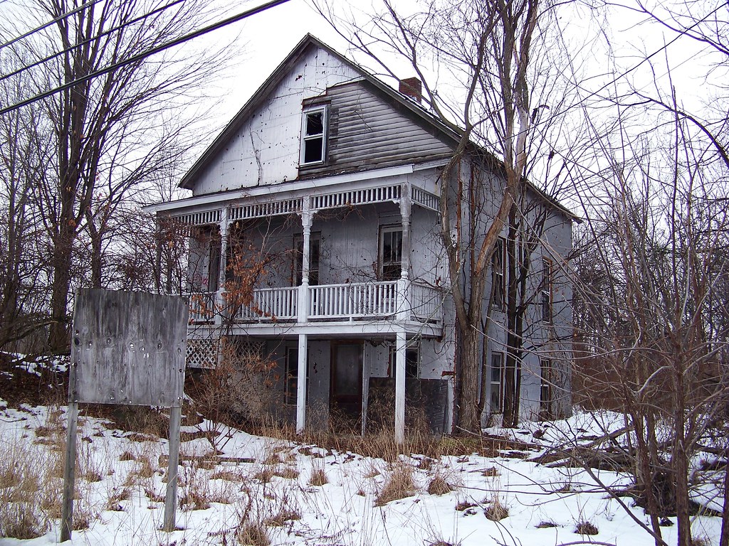 Abandoned House Near Montgomery, NY. It was lived in until… Flickr