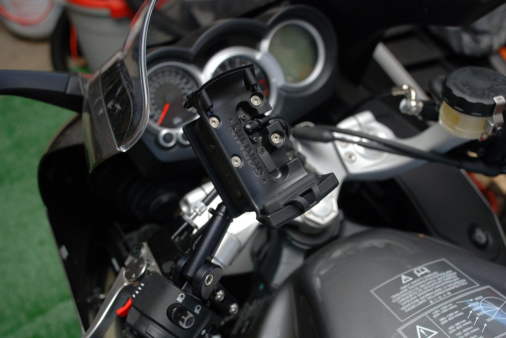 Garmin Zumo 550 cradle & Techmount gps mount on Sprint ST … Flickr