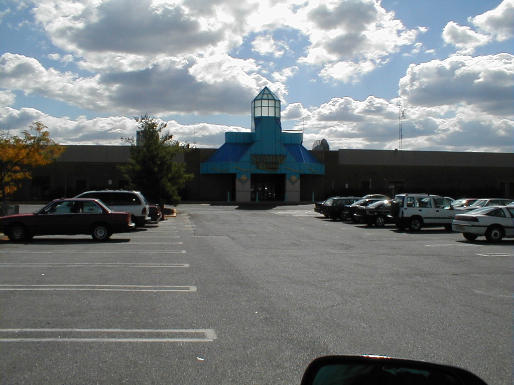 Seaview Square Mall before demolition Glenn Dietz Flickr