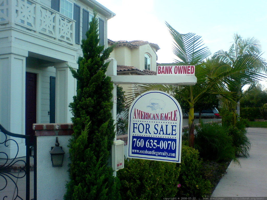 one of two adjacent bankowned / homes in foreclosure in m… Flickr