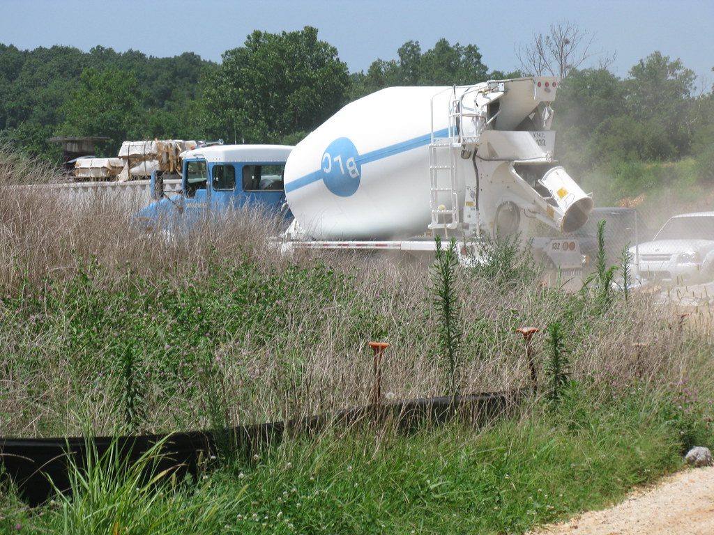 BLC, Beaver Lake Concrete, Rogers AR Followed this Kenwort… Flickr