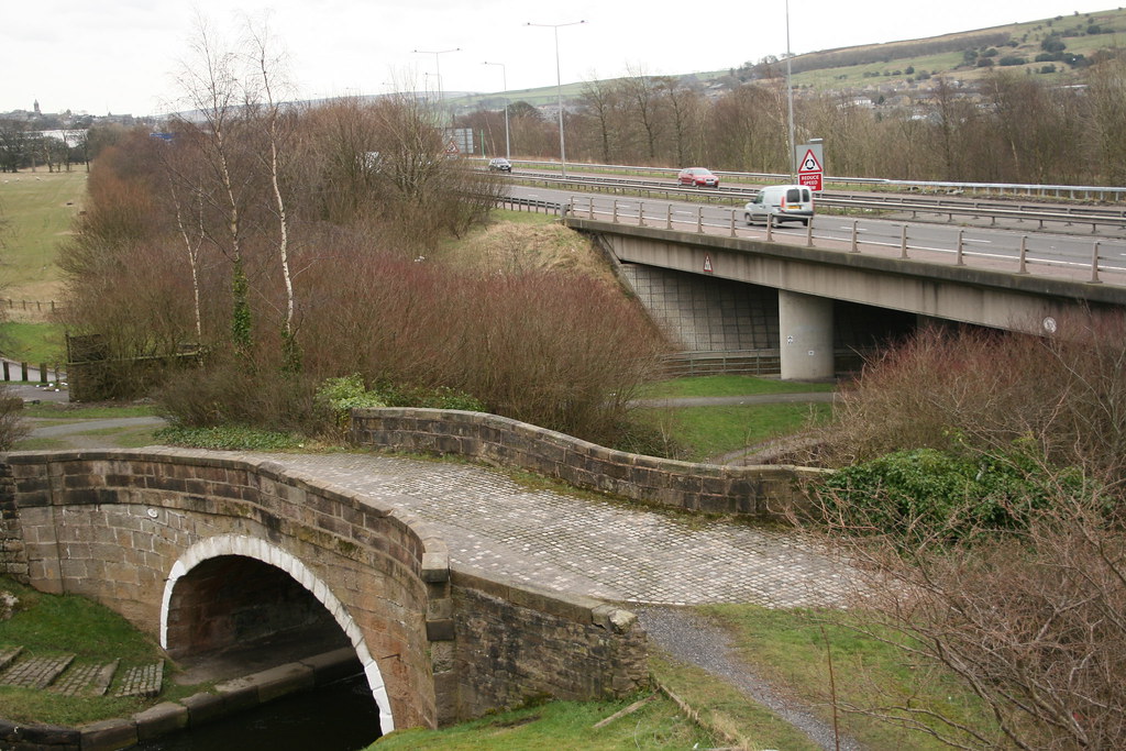 M65 + Barrowford Road canal bridge M65 crossing the Leeds … Flickr