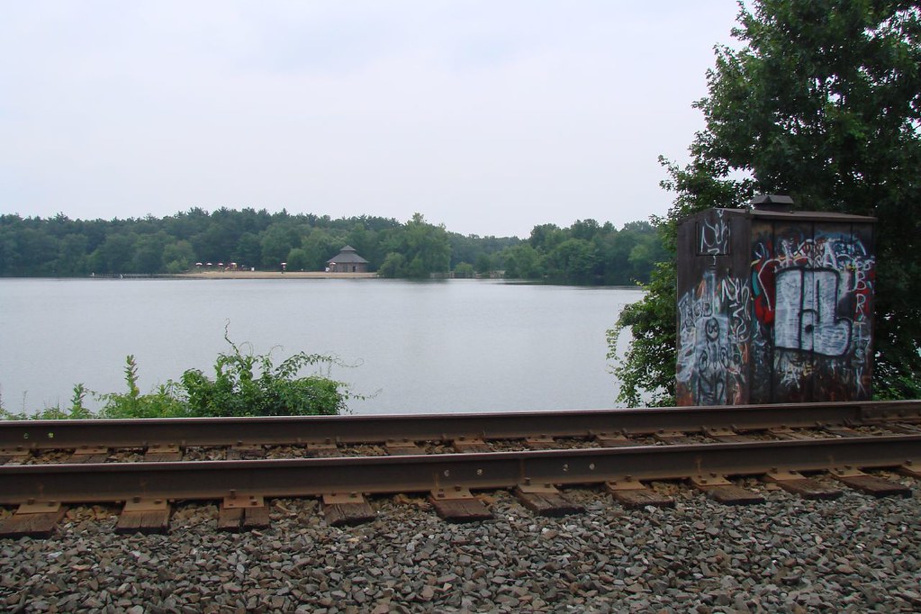 Looking south between Lake Lorraine and Five Mile Pond , … Flickr