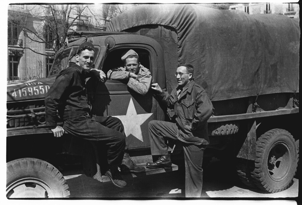 Friends for Life Let's hope it was a long friendship! GMC … Flickr