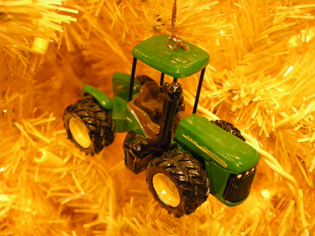 John Deere Christmas Tree at Blackbear Jamboree gift shop … Flickr