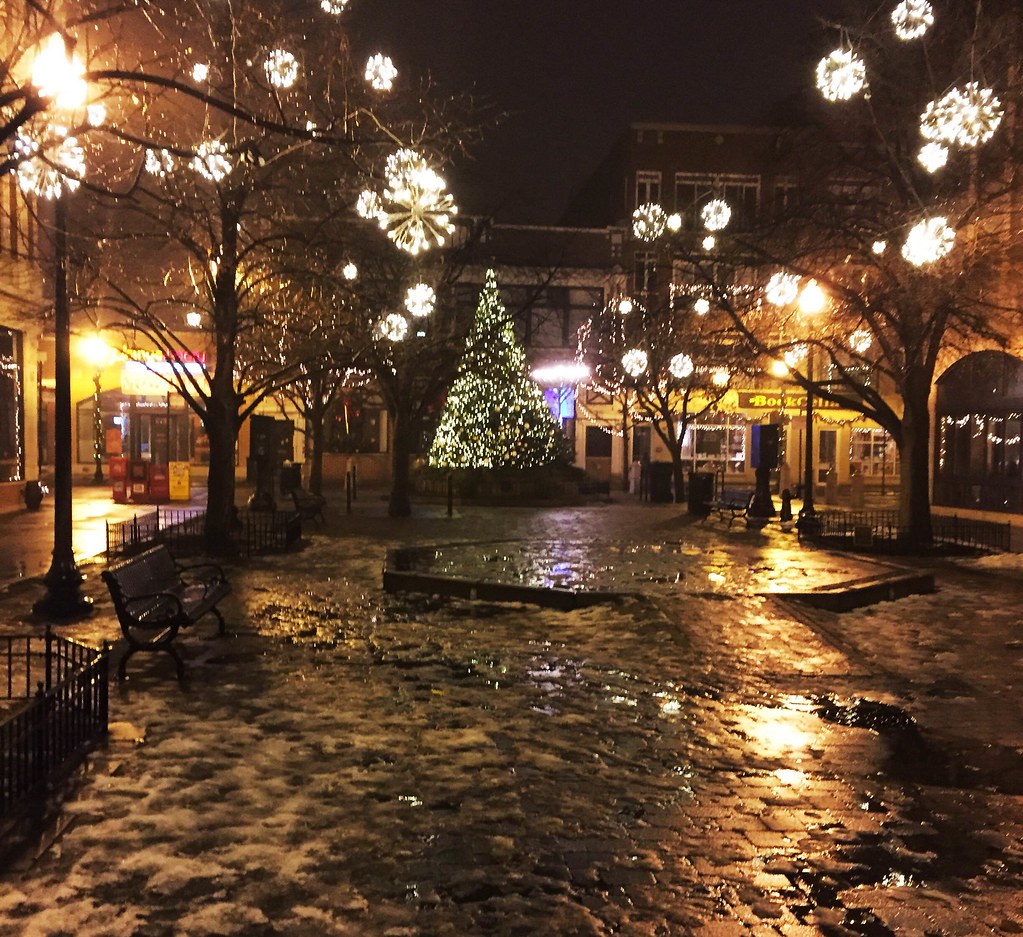 midnight at Giddings Plaza Taken a few minutes before midn… Flickr