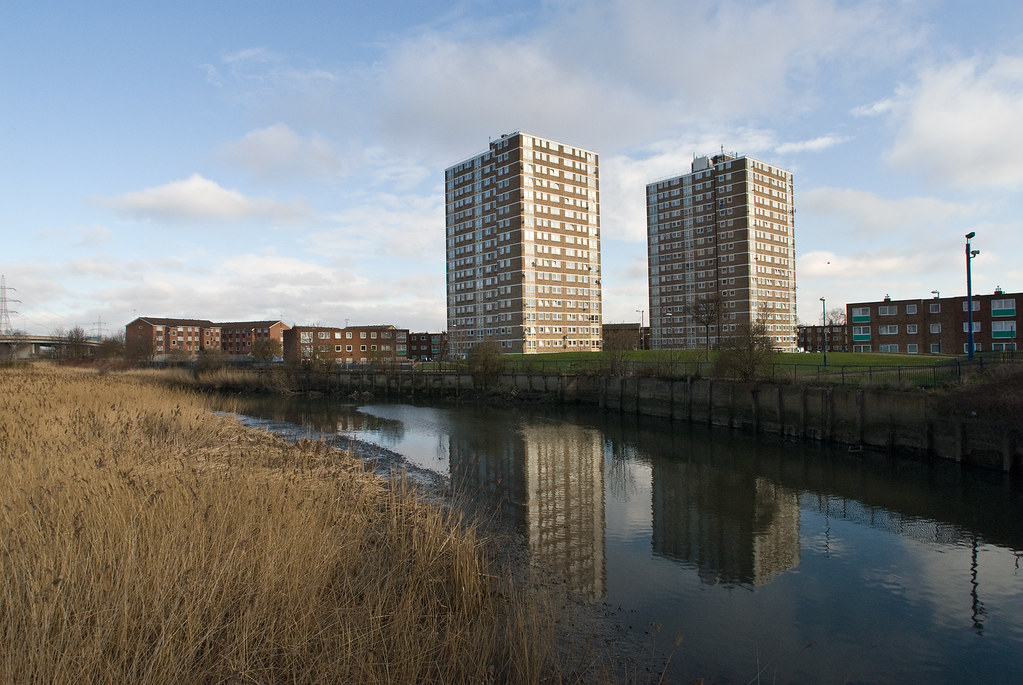 Harts Lane Estate, Barking View across the river Roding. P… Flickr