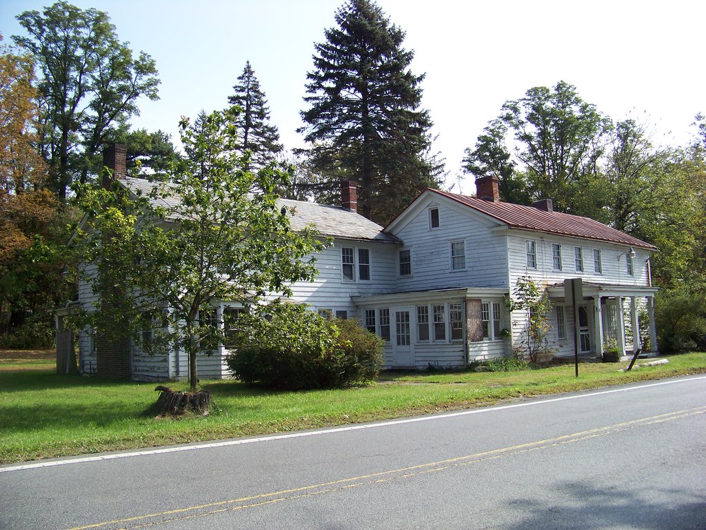 Large abandoned house Near the Delaware Water Gap. Flickr