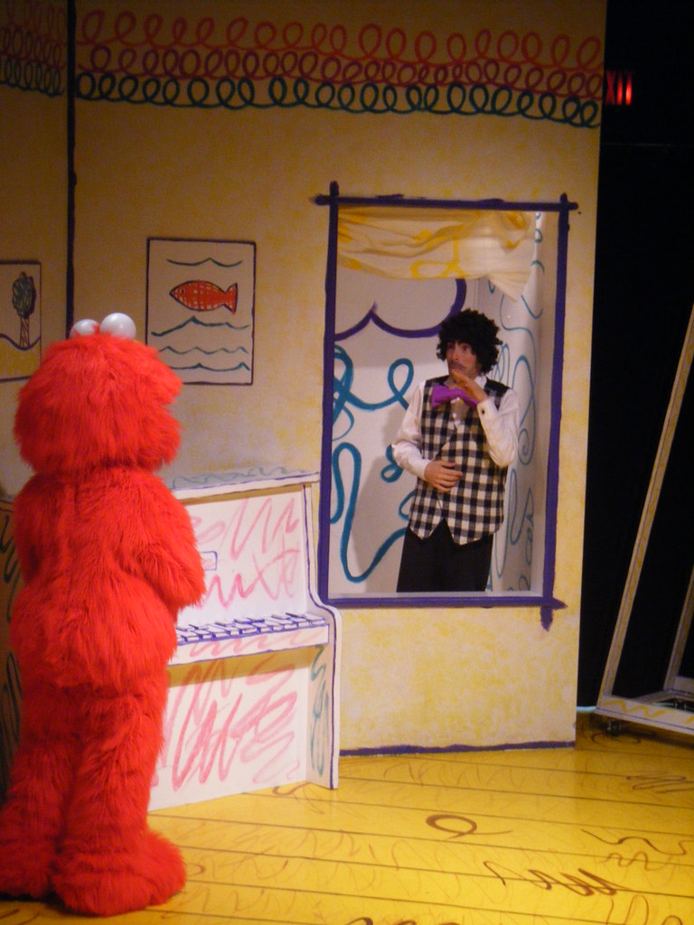 Mr. Noodle at his window During the Elmo's World Live show… Flickr