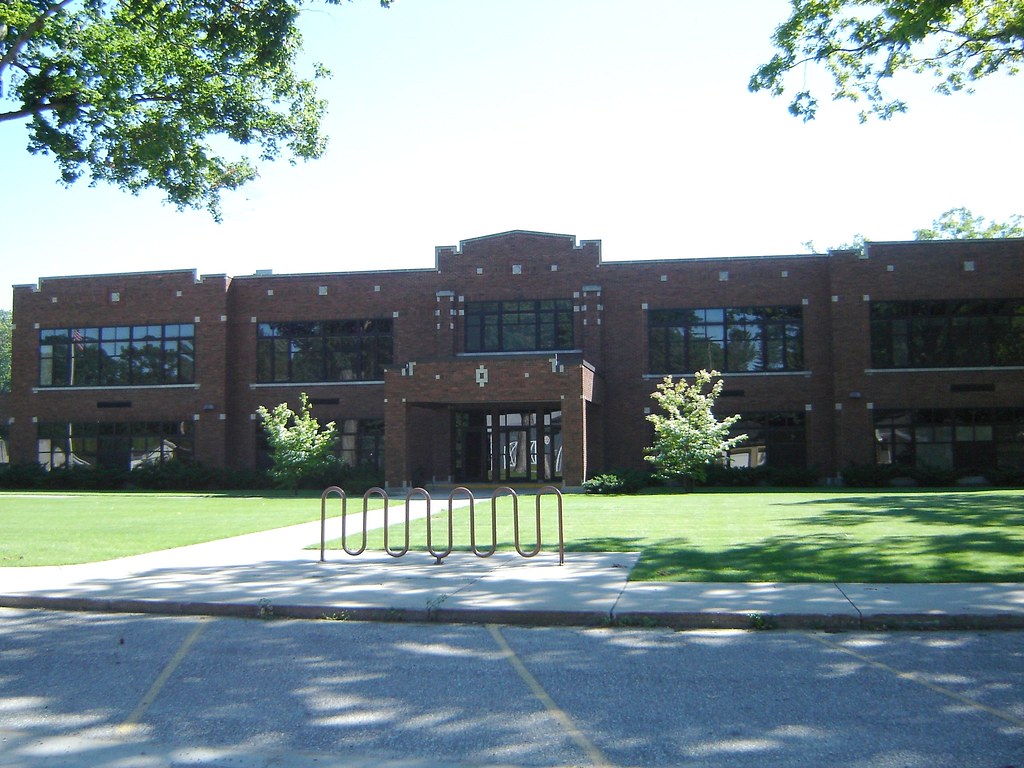 Elementary School in Montague Jerry went to this grade sch… Flickr