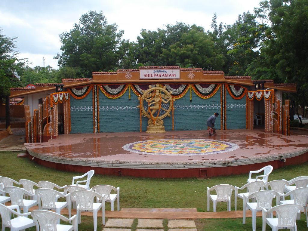 Shilparamam Shilparamam, an arts and crafts village, for p… Flickr