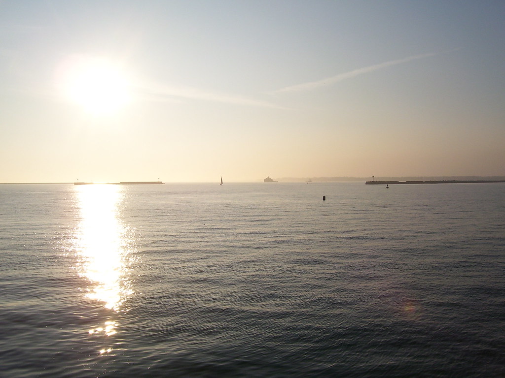 Buffalo Lake Erie Sunset Looking across Buffalo River at S… Flickr