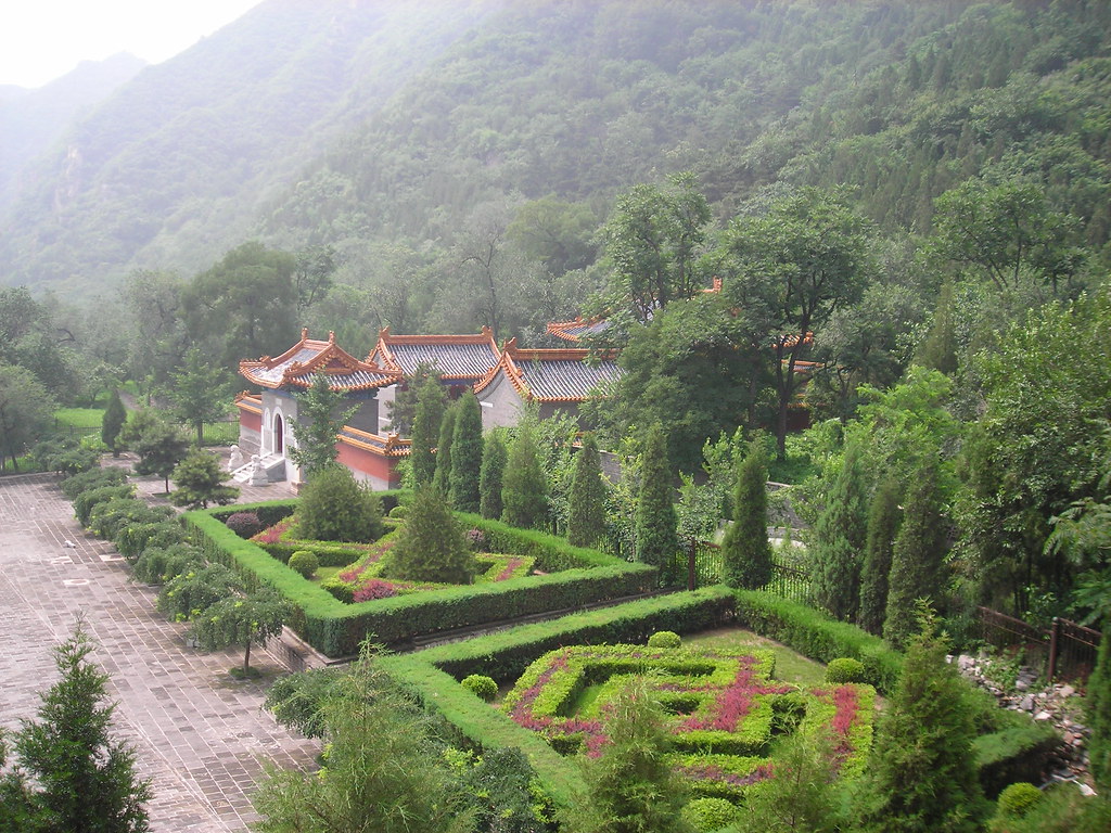DSCN0078 Garden at one of the stations of the China Wall jeffnml