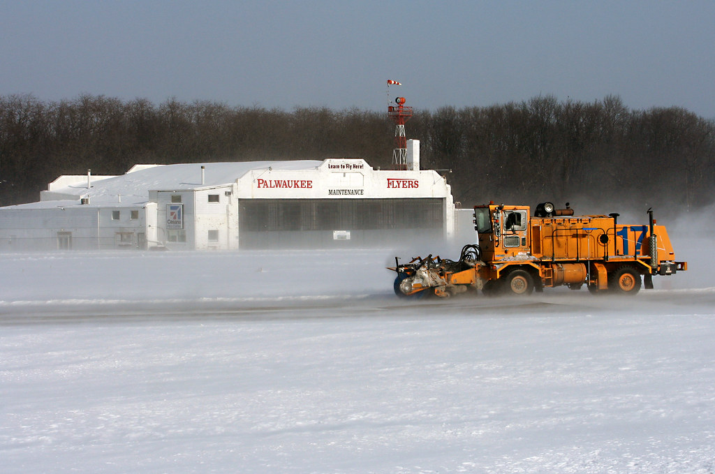Chicago Executive Airport Snow Removal "17" on 30 past the… Flickr