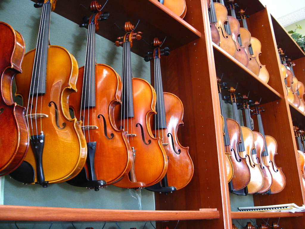 heaney violins There is a violin store I happened to notic… Flickr