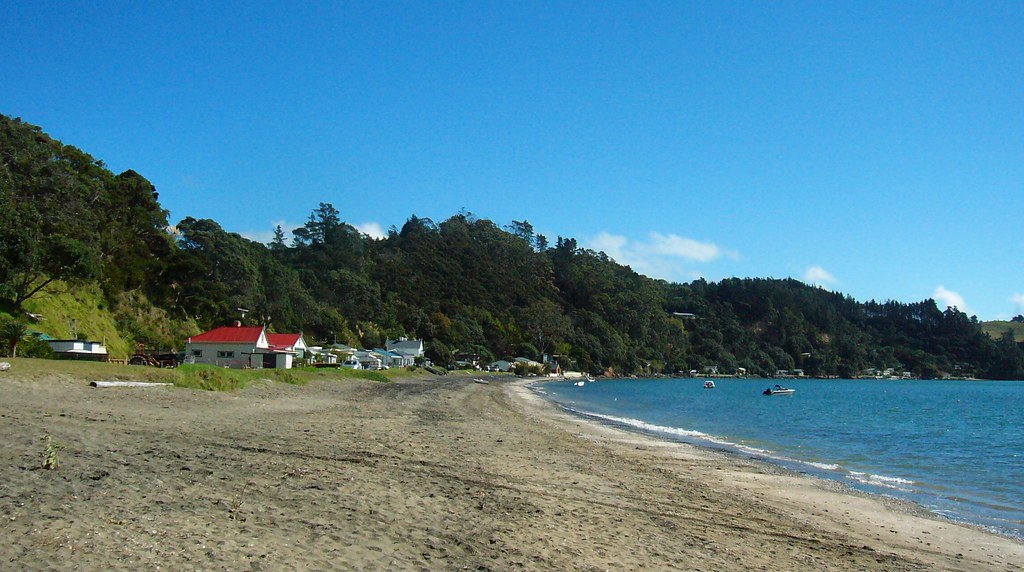 Orua Bay 10 April 2007 Steve Attwood Flickr