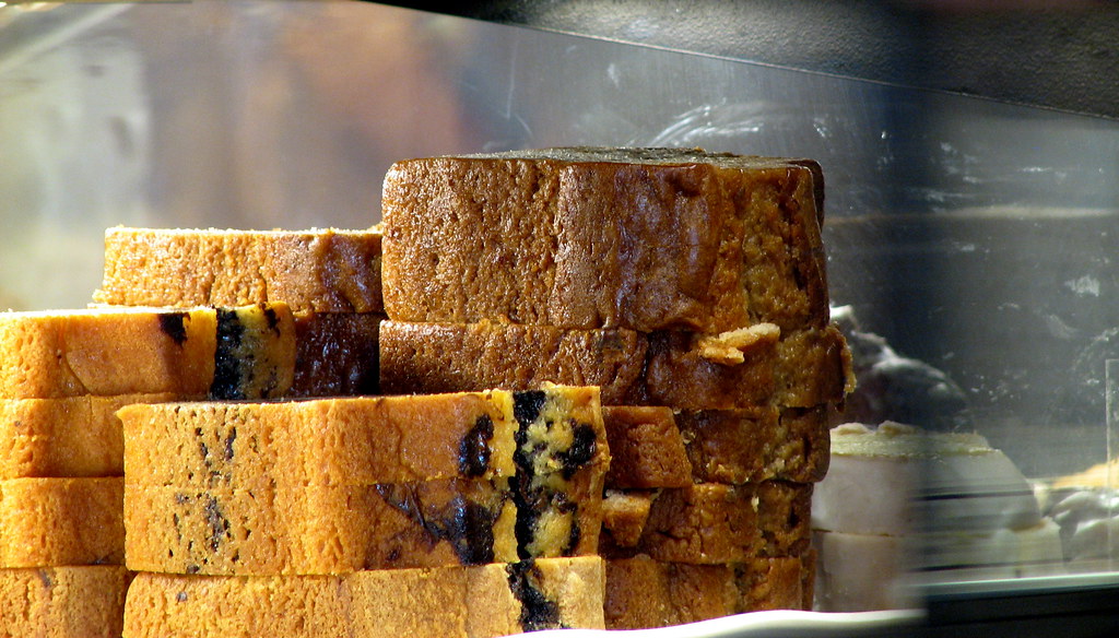 hmmmmm..cake starbucks marble loaf actually..as it was bei… Flickr