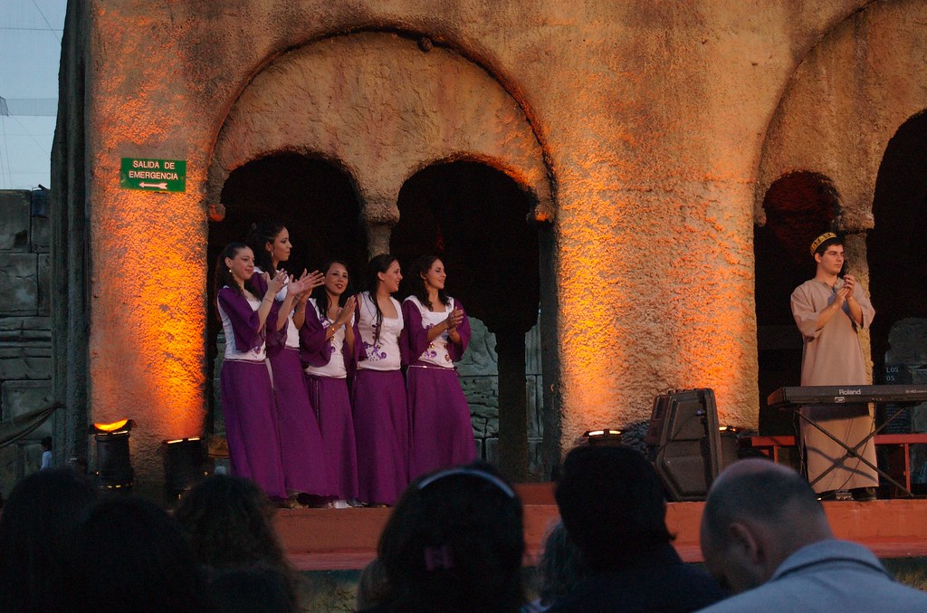 Extremely clothed belly dancers | Beatrice Murch | Flickr