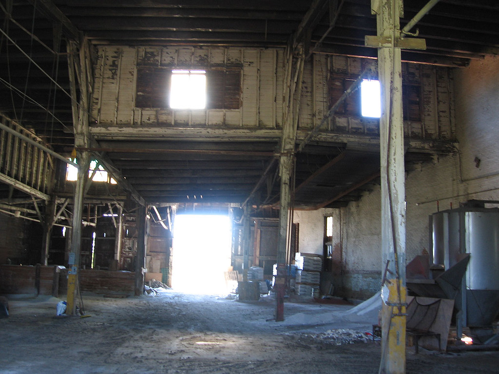 MILW HARLOWTON, MT ROUNDHOUSE (NOW USED AS GRAIN STORAGE) … Flickr