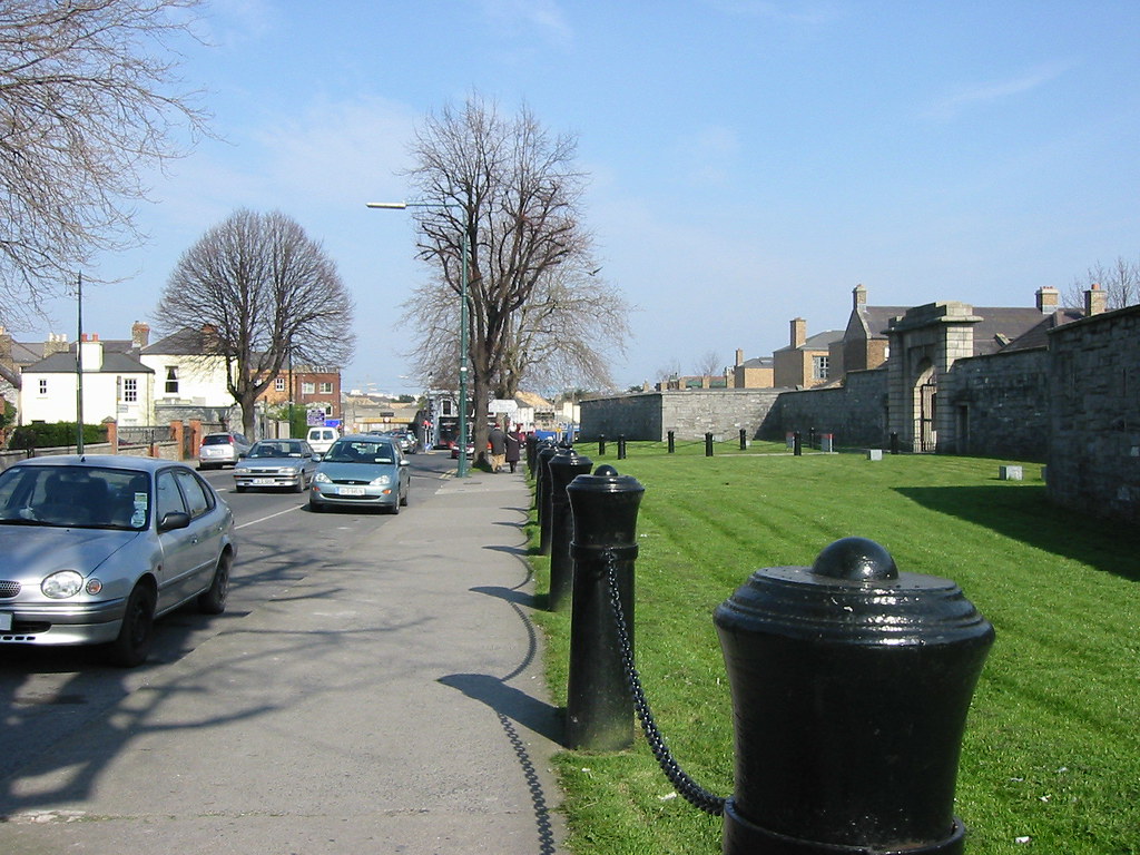 Begger's Bush, Haddington Road, Dublin 4 This road also le… Flickr