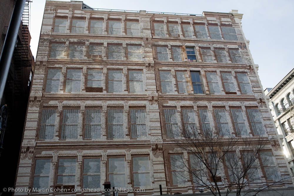IMG_8571 Fake window façade, SOHO, NYC Martin Cohen Flickr