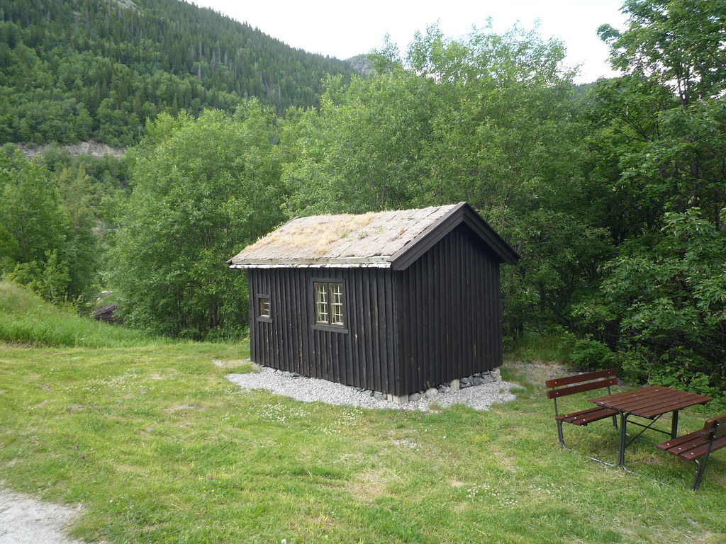Radio Shack a radio communication shack, used to coordina… Flickr