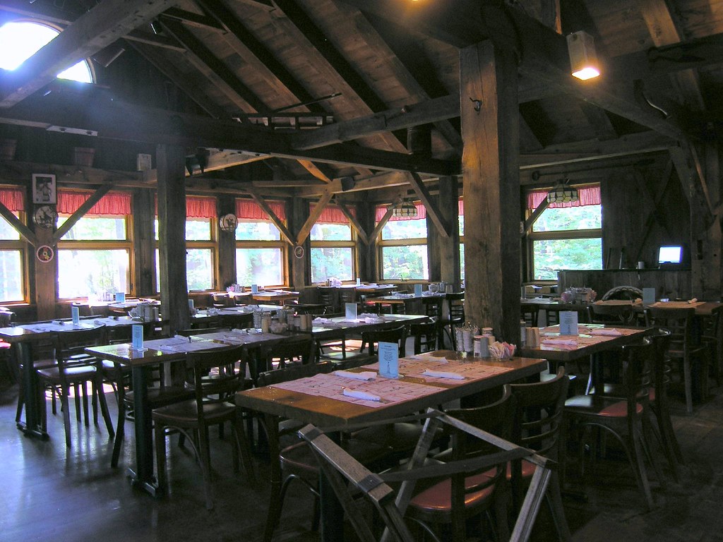 P8230095Parker's Maple Barn Mason, NH Gail Frederick Flickr