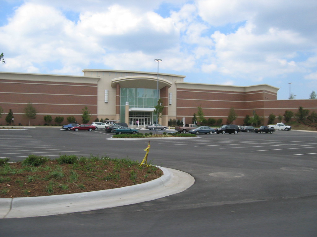 New Mall 3 Belk, another big department store. They will h… Flickr