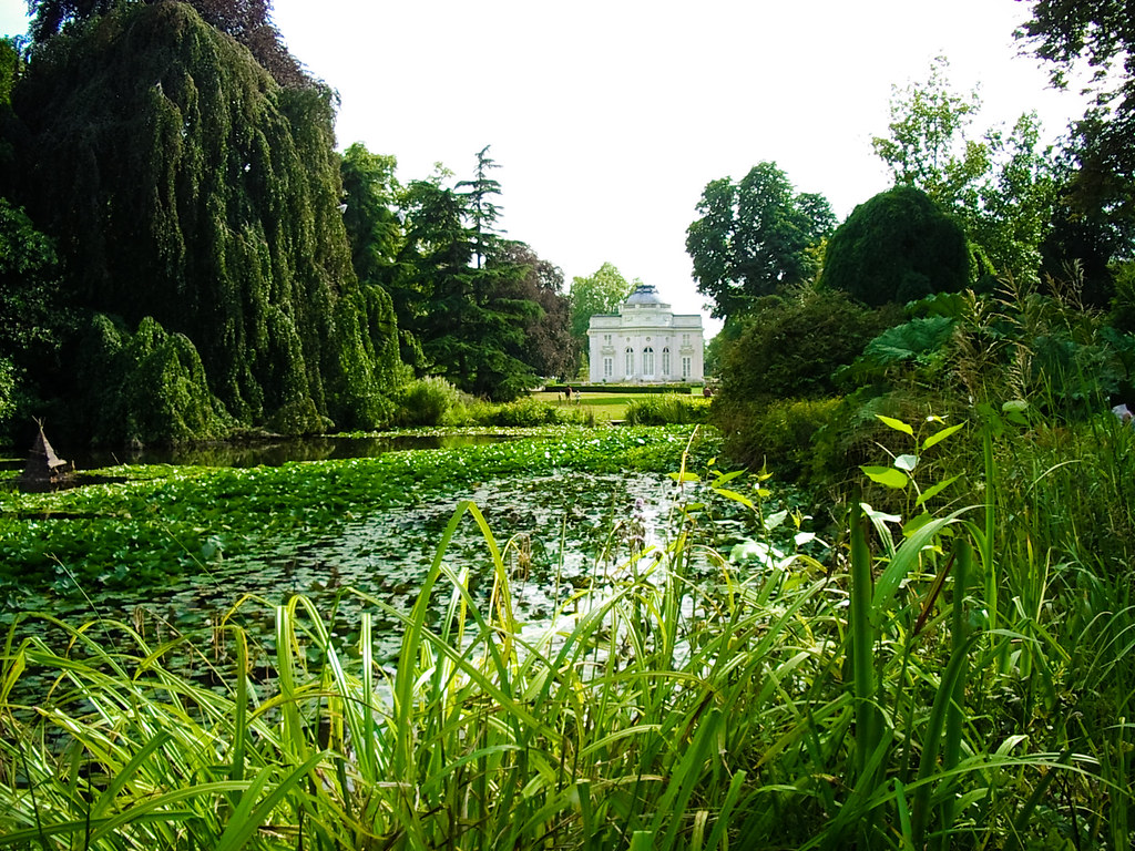 Le château du parc de Bagatelle Cabanes expositionprome… Flickr