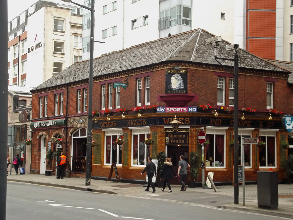 The Queen's Vaults Westgate Street, Cardiff The Queen's … Flickr