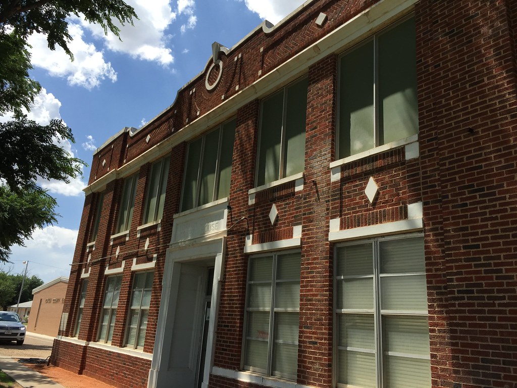 The Yoakum County Courthouse (Plains, Texas) The Yoakum Co… Flickr