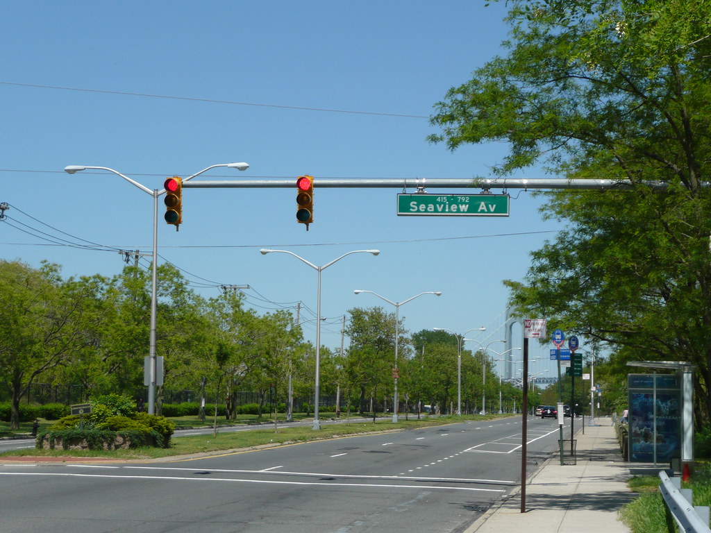 Floridastyle traffic lights Father Capodanno Blvd Flickr