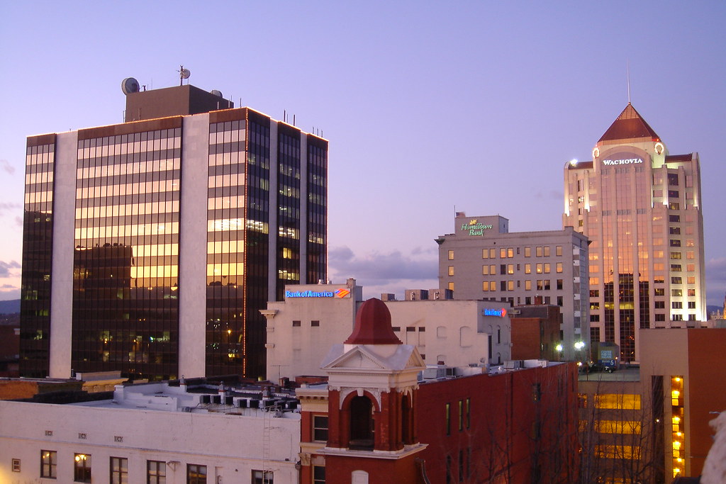Roanoke VA Dusk of 12/31/2008 happy new year. a nice view … Flickr