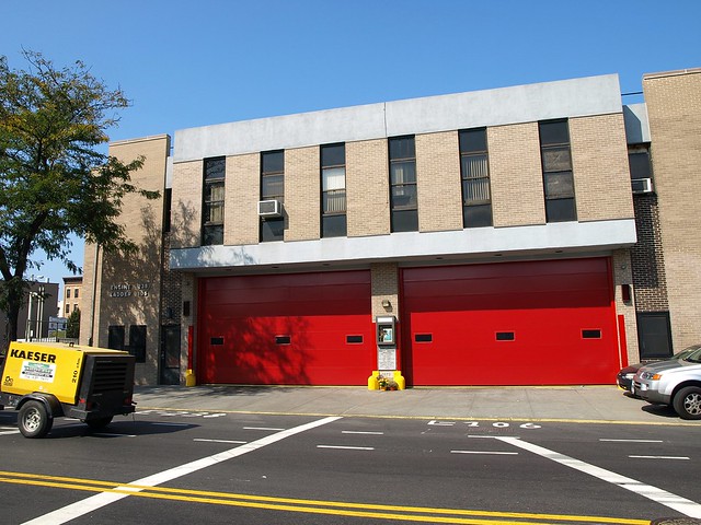 E238 FDNY Firehouse Engine 238 & Ladder 106, Greenpoint, B… | Flickr